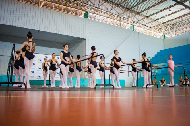Escola Bolshoi realiza pré-seleção nas escolas públicas de Joinville