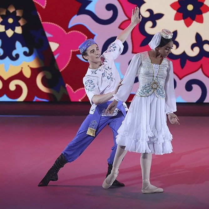 Brasileiros vencem no programa russo de TV “Bolshoi Ballet”